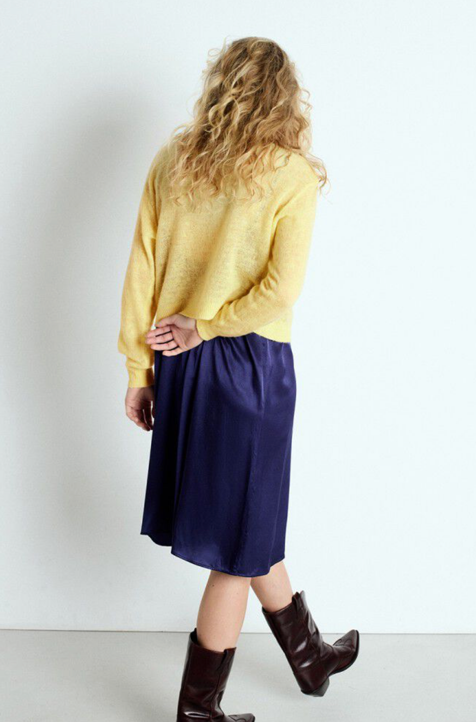 Dumy V-Neck Sweater